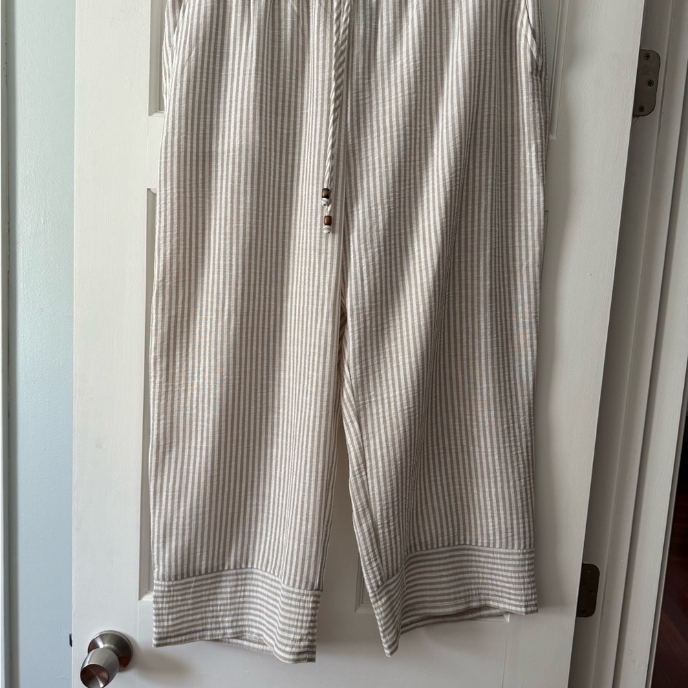 Soho Beige and White Striped wide leg pants, elastic waist.  Runs big.